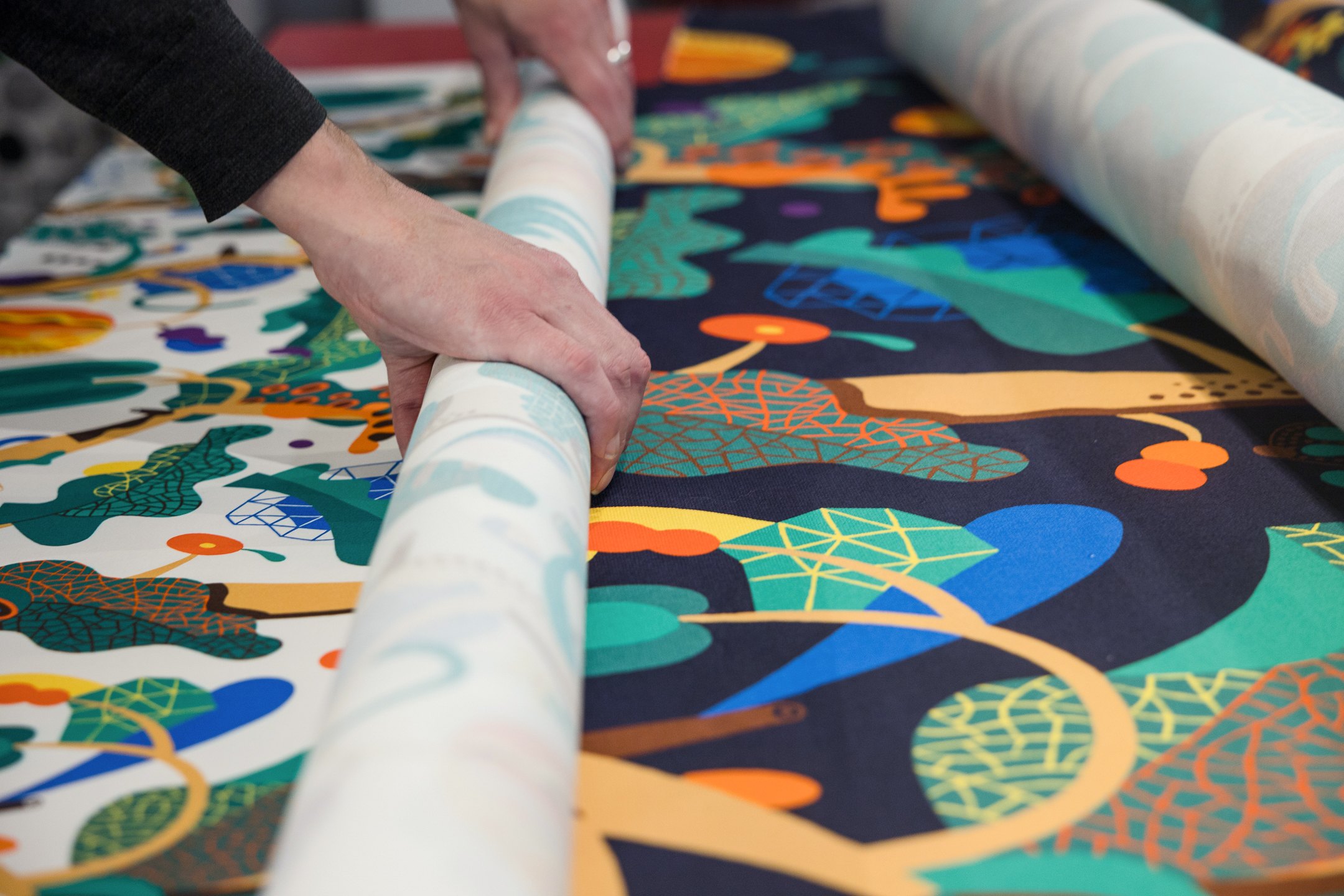 Seriöösin sisustuskankaat painetaan Suomessa